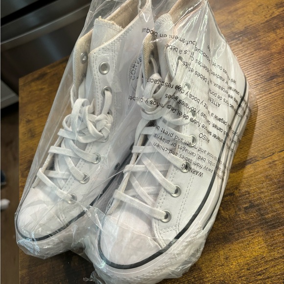 Converse New Women size 7.5 men’s size 5.5 new without box. - Picture 2 of 7